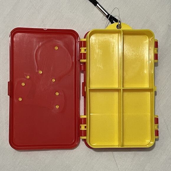 2001‎ Shakespeare Tweety Bird Kids Mini Tackle Box Red Two-Sided Compartments - Picture 10 of 11